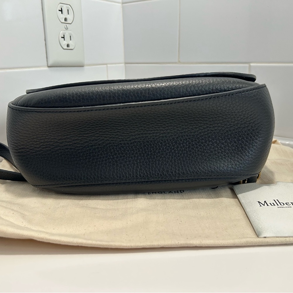 Mulberry Amberly Medium Satchel Black w/Gold Hardware EUC - Picture 4 of 15